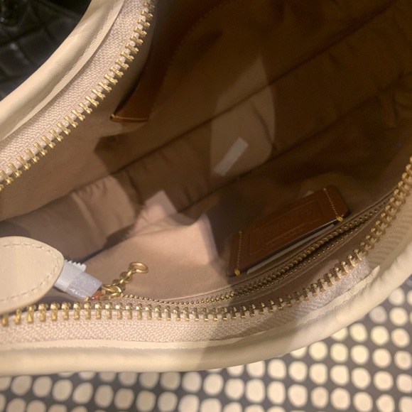 AUTHENTIC Ergo Shoulder Bag In Signature Jacquard - Picture 3 of 5